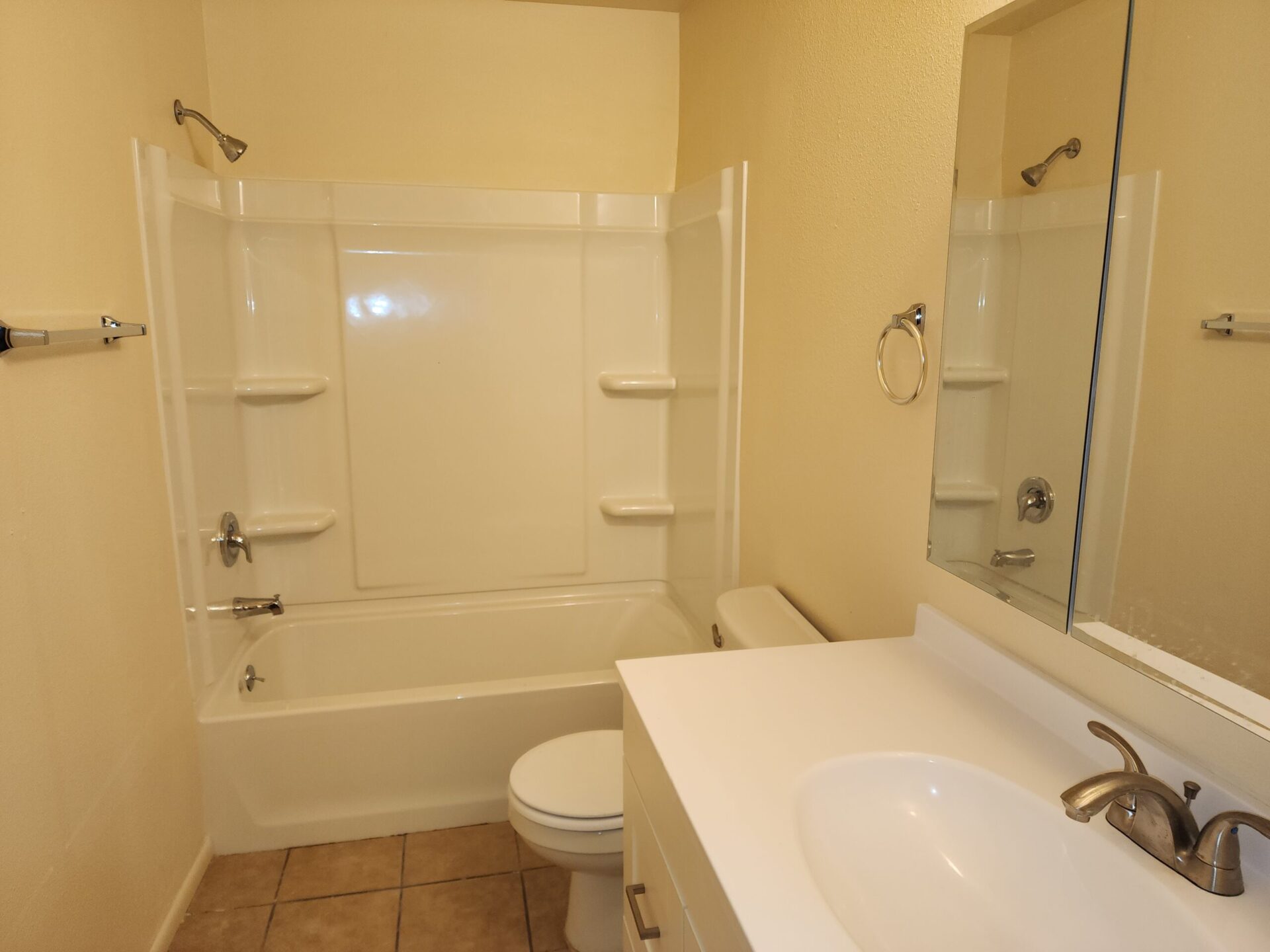 2 bedroom 1 bath Manzanita Property Management