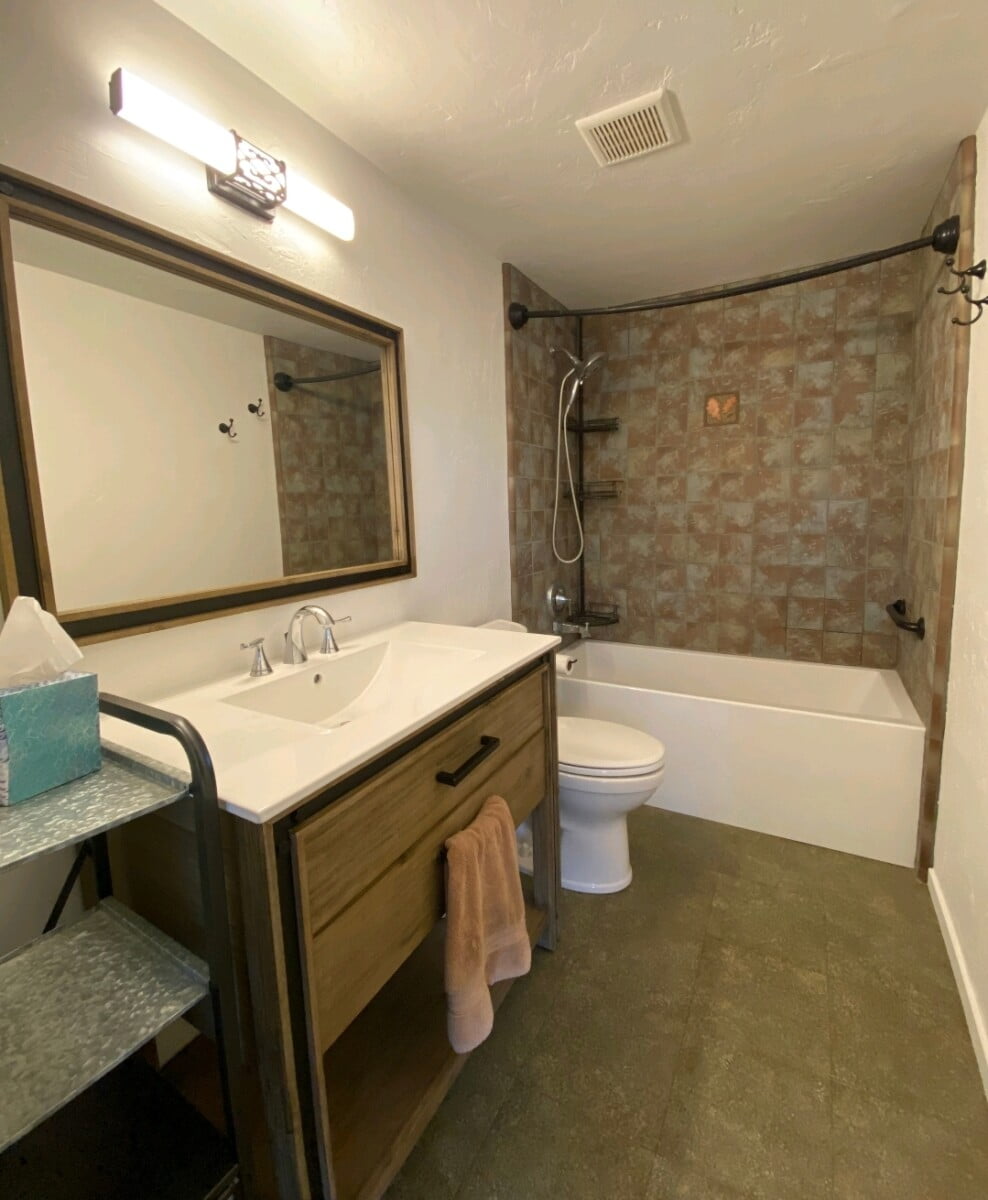 2 Bedroom Manzanita Property Management